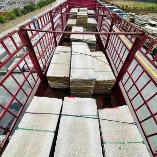 酒泉 黄金麻花岗岩荔枝面，光面毛板装车完成