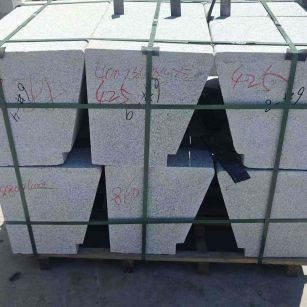 酒泉 芝麻白异形坐凳，石凳