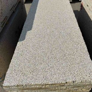 酒泉 黄金麻花岗岩荔枝面毛板，半成品