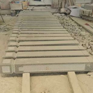 酒泉 芝麻白异形加工雕刻-栏杆大柱，方柱