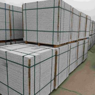 酒泉 白麻花岗岩石材荔枝面地铺石（300*600*50）