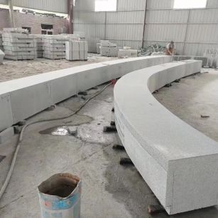 酒泉芝麻白花岗岩石板材 园林光面弧形坐凳