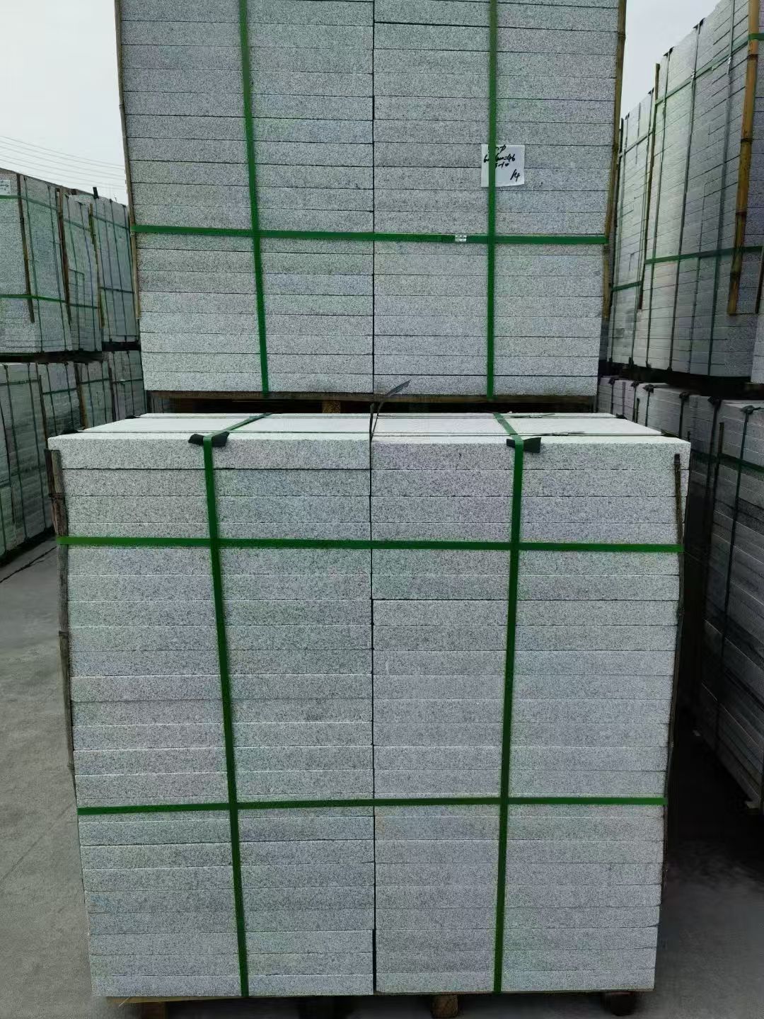 酒泉 芝麻白火烧，园林广场市政工程地铺石，1.8~5.0厚均有现货