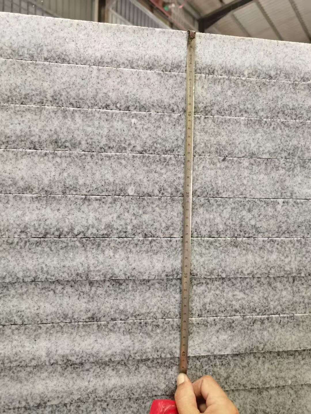 酒泉 芝麻白火烧成品厚薄均匀，B料价格接近A料质量