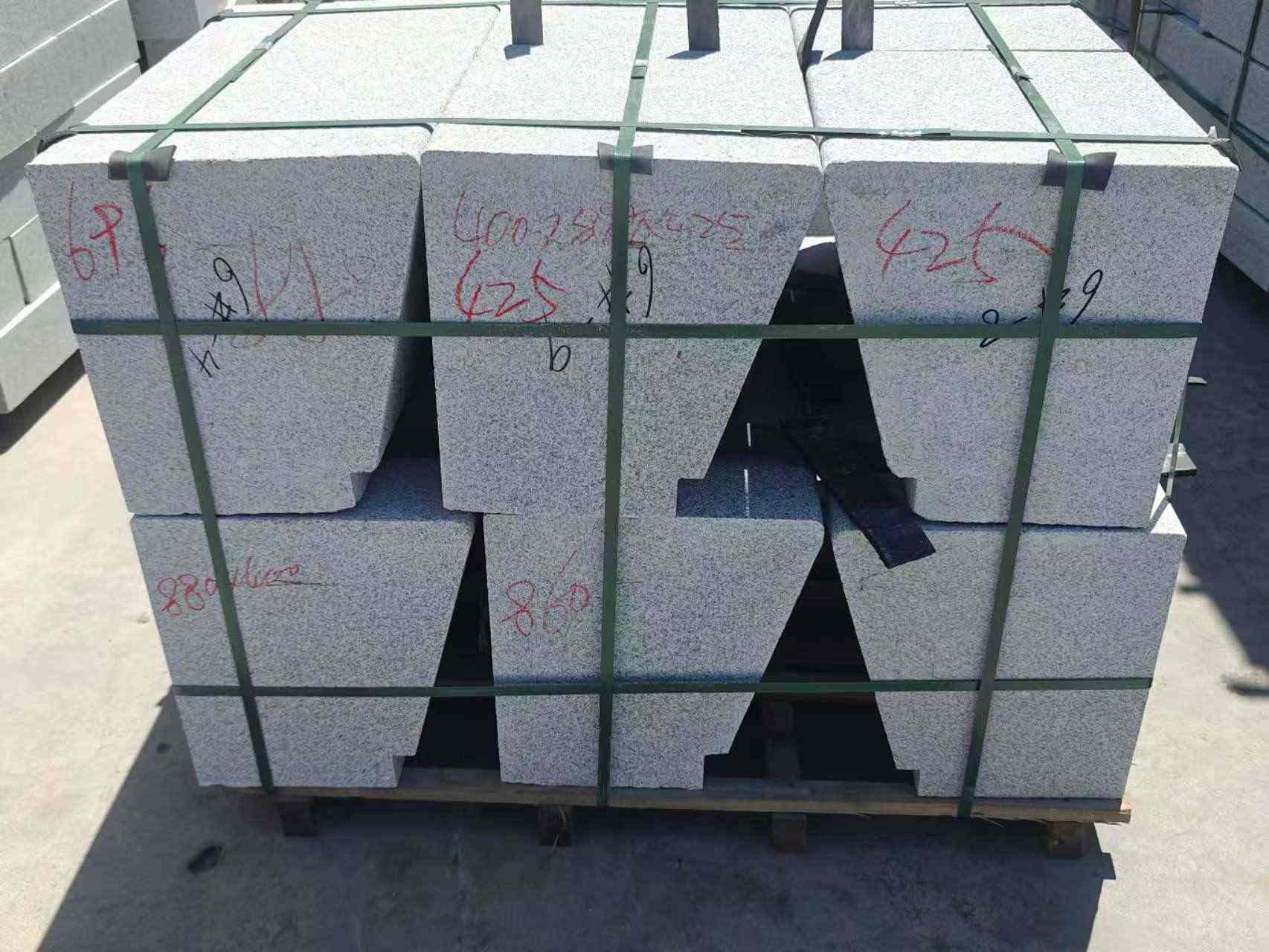 酒泉 芝麻白异形坐凳，石凳