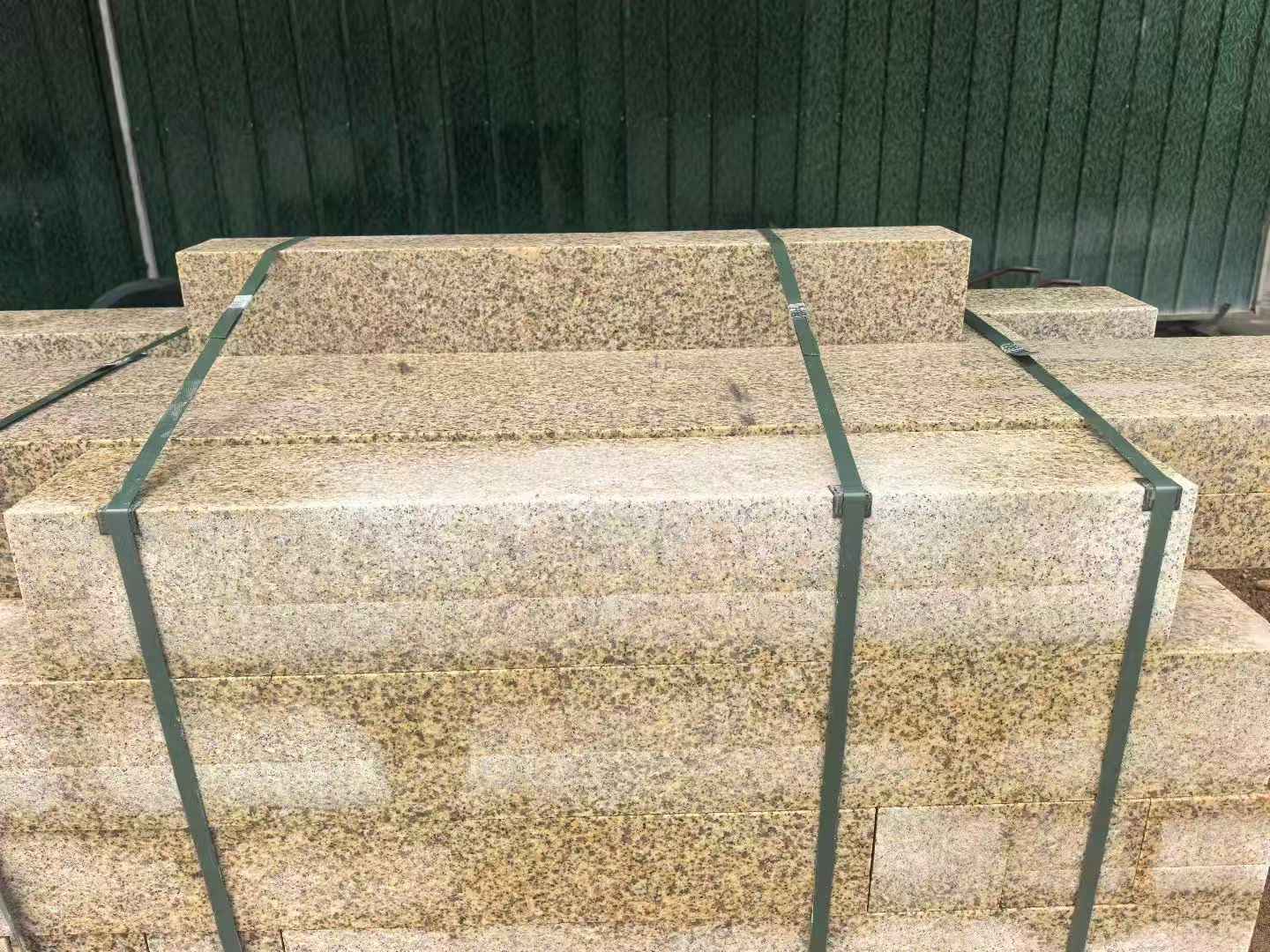 酒泉 黄金麻花岗岩石材机切面栏杆料半成品