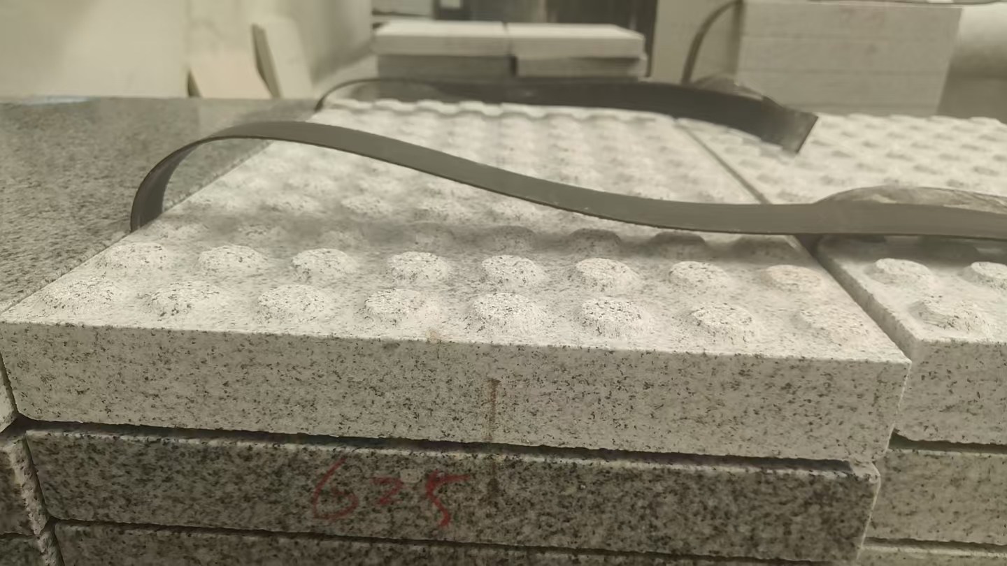酒泉 芝麻白花岗岩6.0公分荔枝面五轴加工雕刻盲点