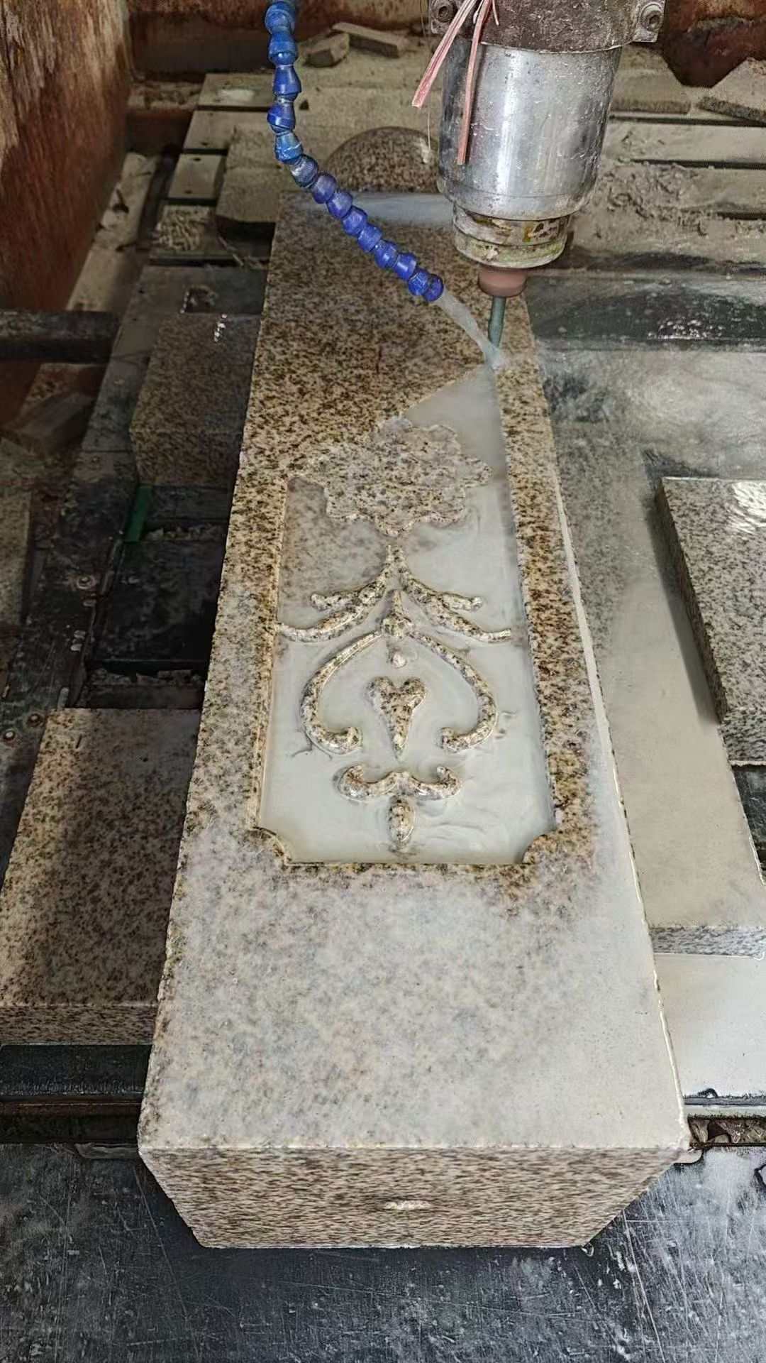 酒泉 黄金麻花岗岩异形加工雕刻栏杆大柱