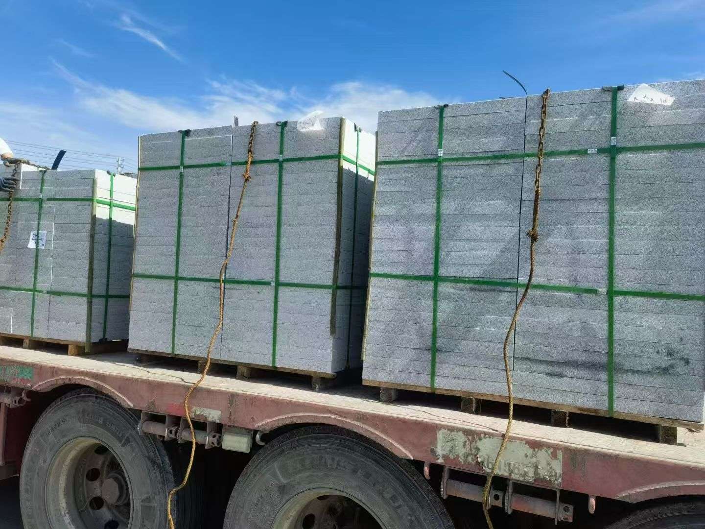 酒泉 芝麻白花岗岩地铺石装车日常