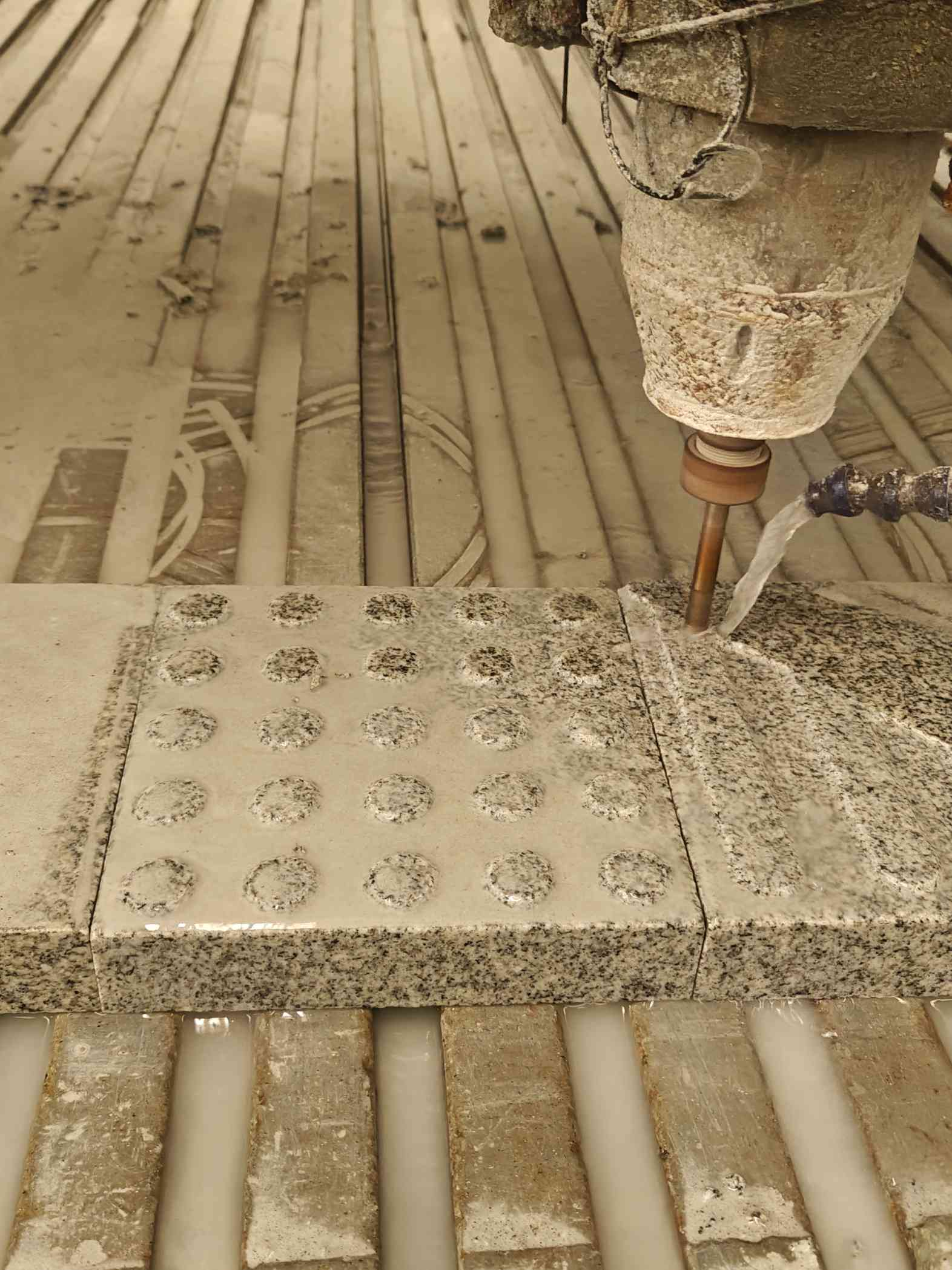 酒泉 芝麻白花岗岩石材盲人石、盲道石、盲点石