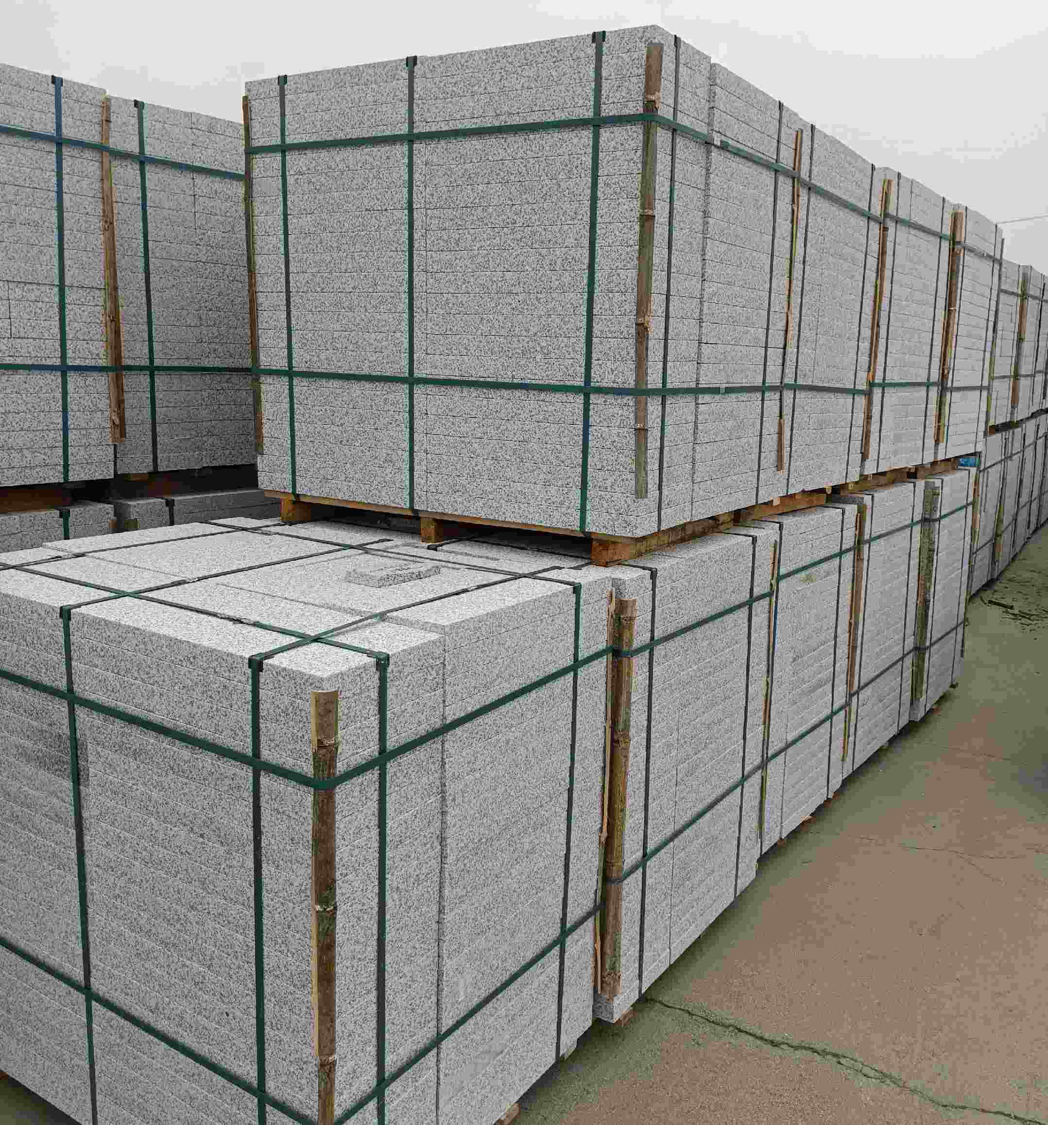 酒泉 白麻花岗岩石材荔枝面地铺石（300*600*50）