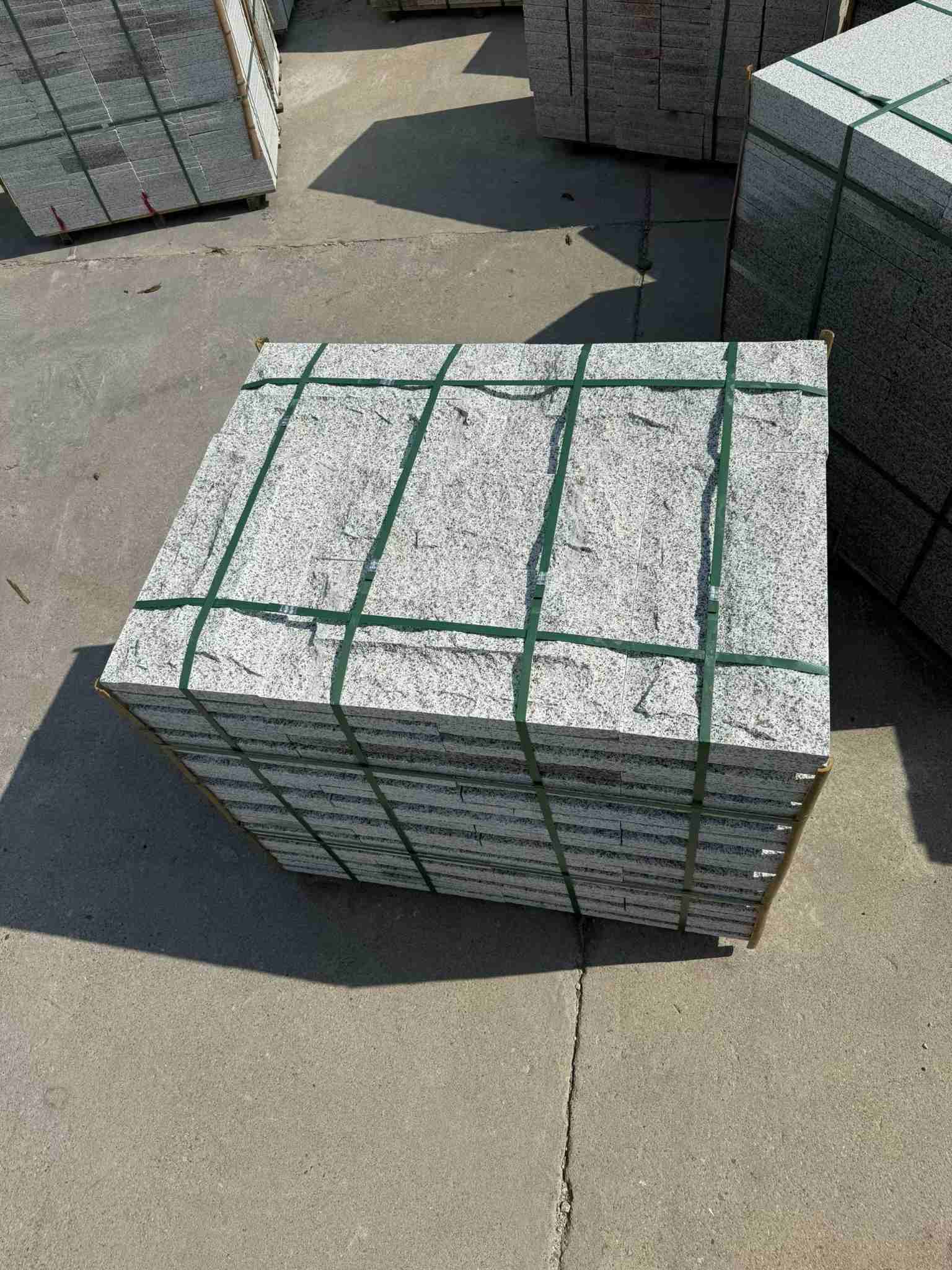 酒泉 白麻花岗岩石材自然面蘑菇石成品