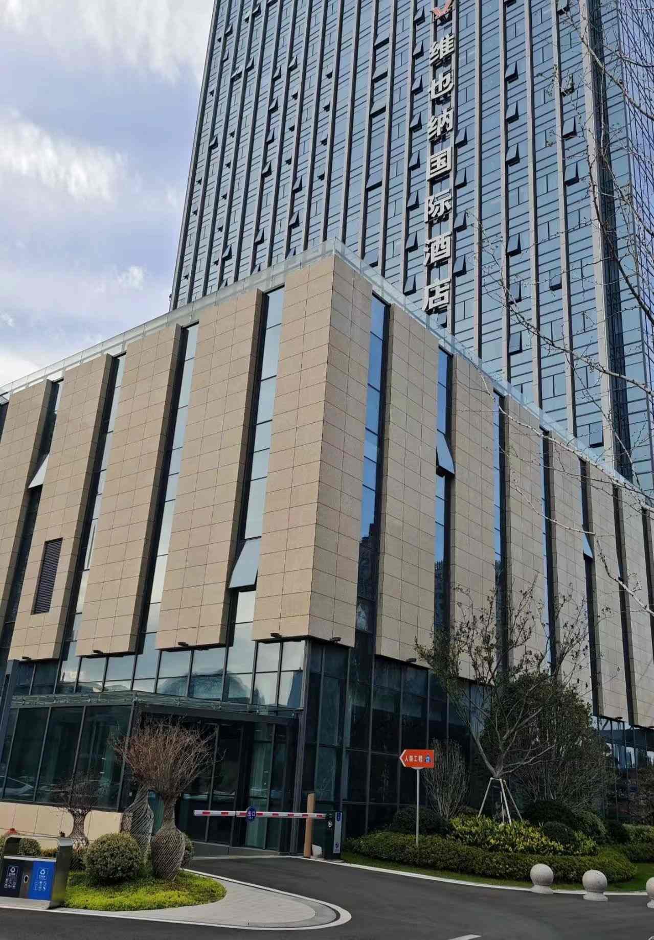 酒泉 黄金麻花岗岩外墙干挂