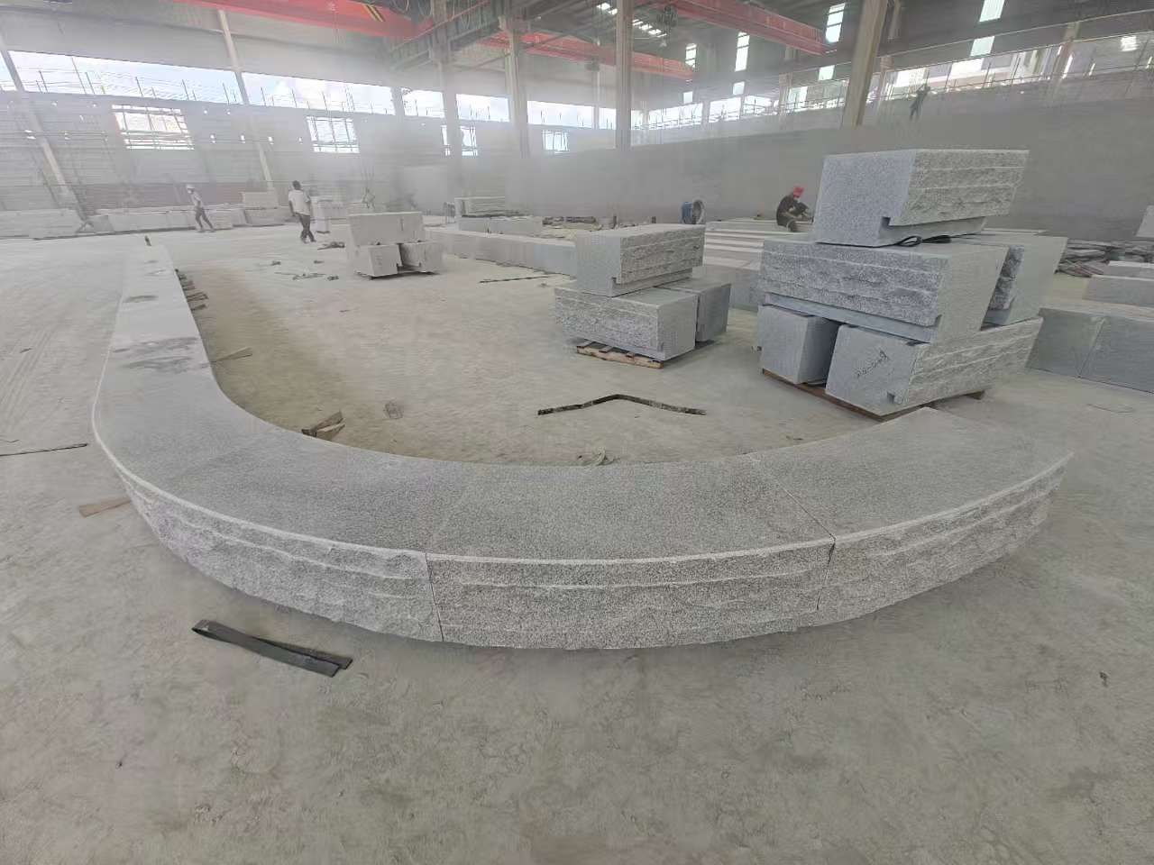 酒泉 芝麻白异形坐凳，自然面光面弧形加工