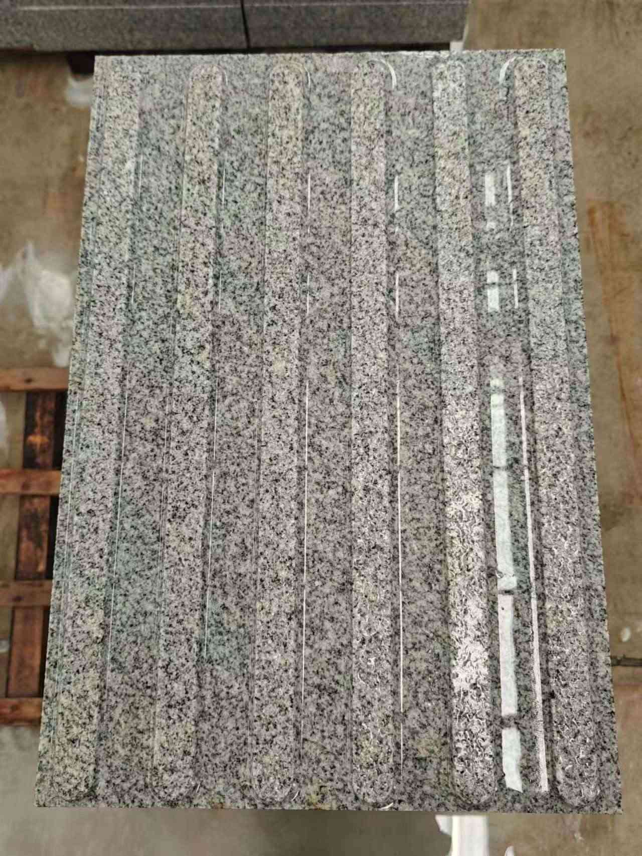 酒泉 芝麻白花岗岩荔枝面雕刻盲道，盲条