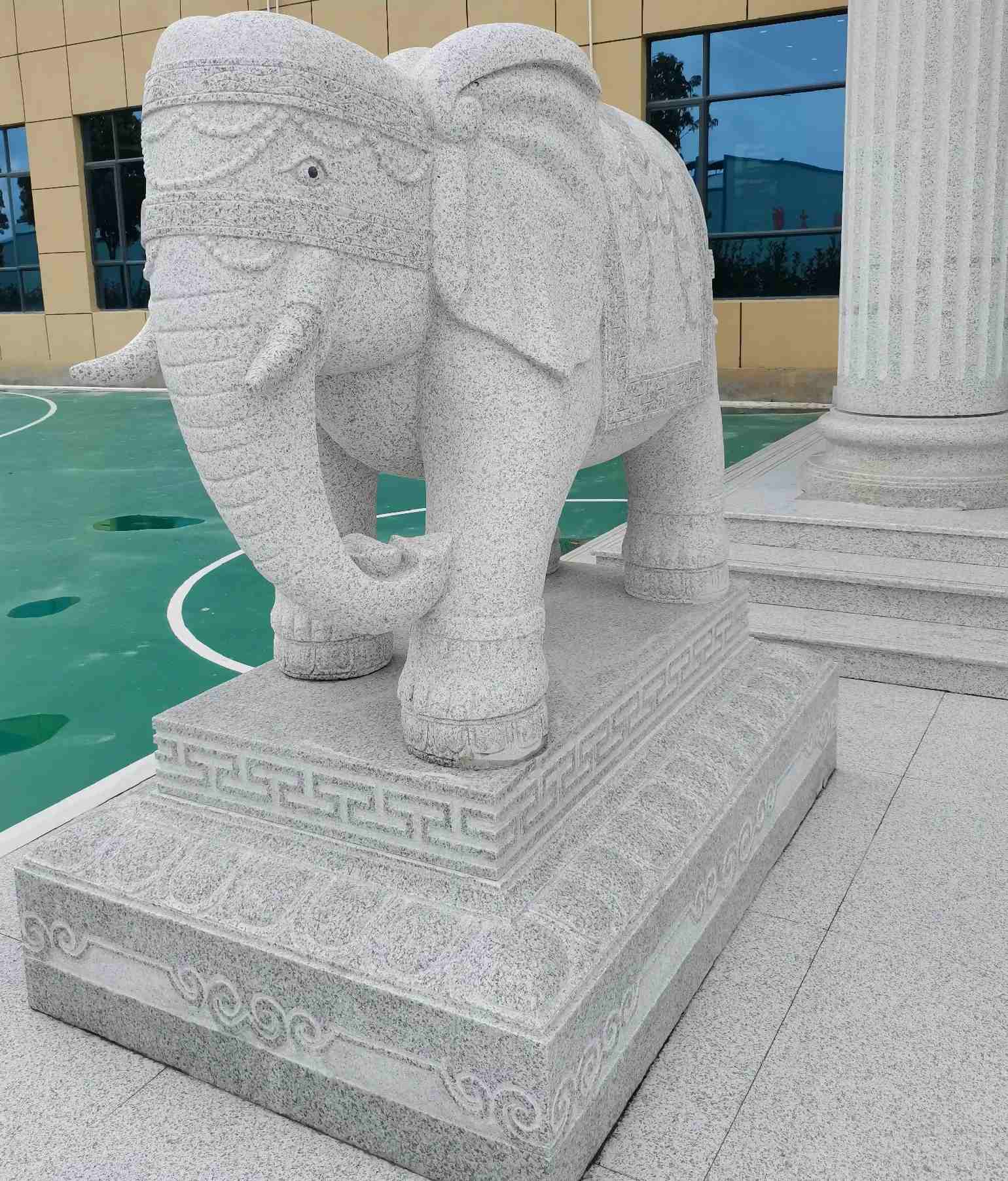 酒泉 白麻花岗岩动物异形石雕-大象