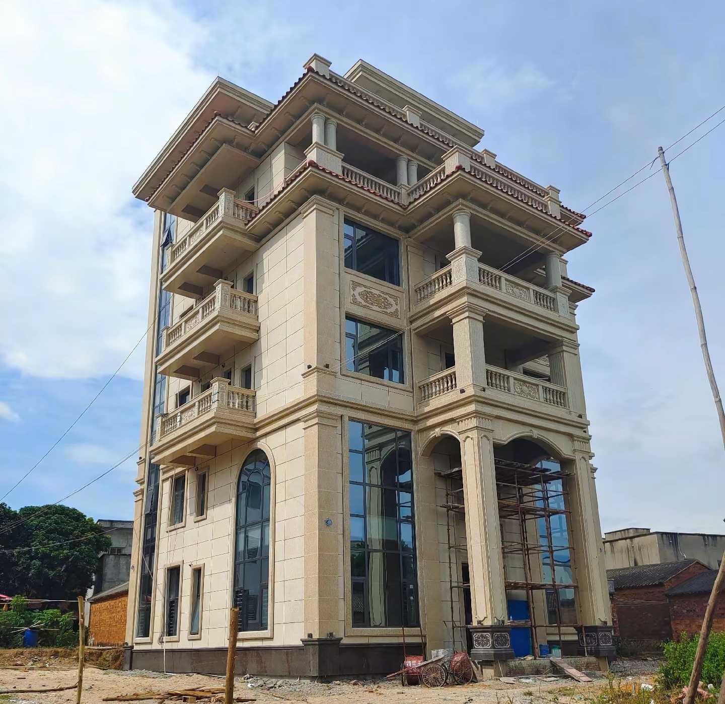 酒泉 黄金麻花岗岩石材别墅外墙干挂搭配（雕花栏杆花瓶柱门楼罗马柱）