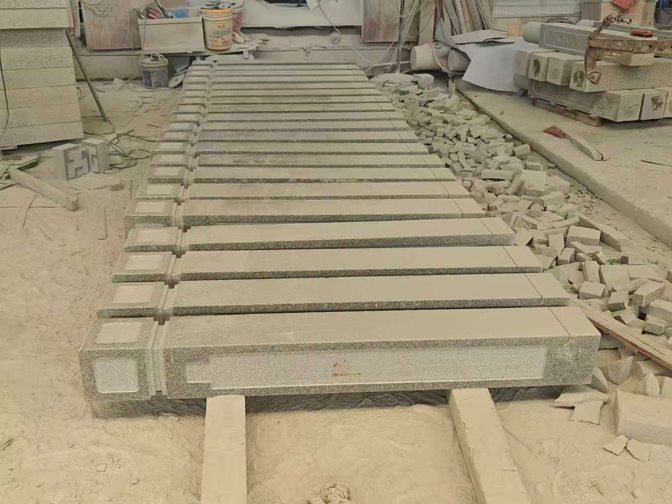 酒泉 芝麻白异形加工雕刻-栏杆大柱，方柱