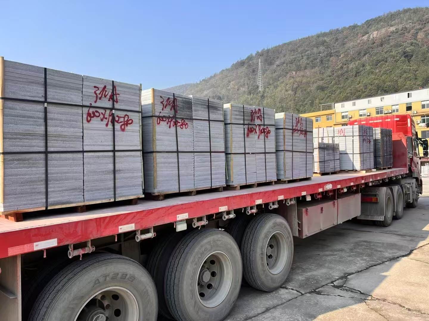 酒泉 芝麻灰地铺石出货日常