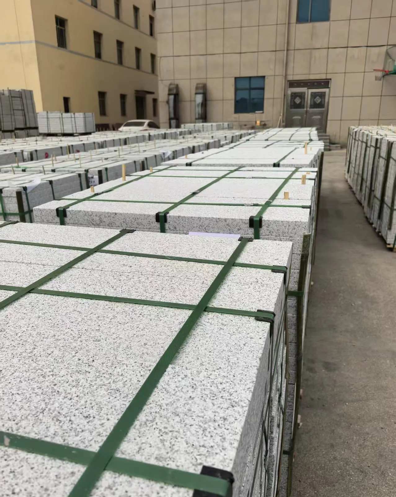 酒泉 白麻花岗岩5.0公分荔枝面地铺石