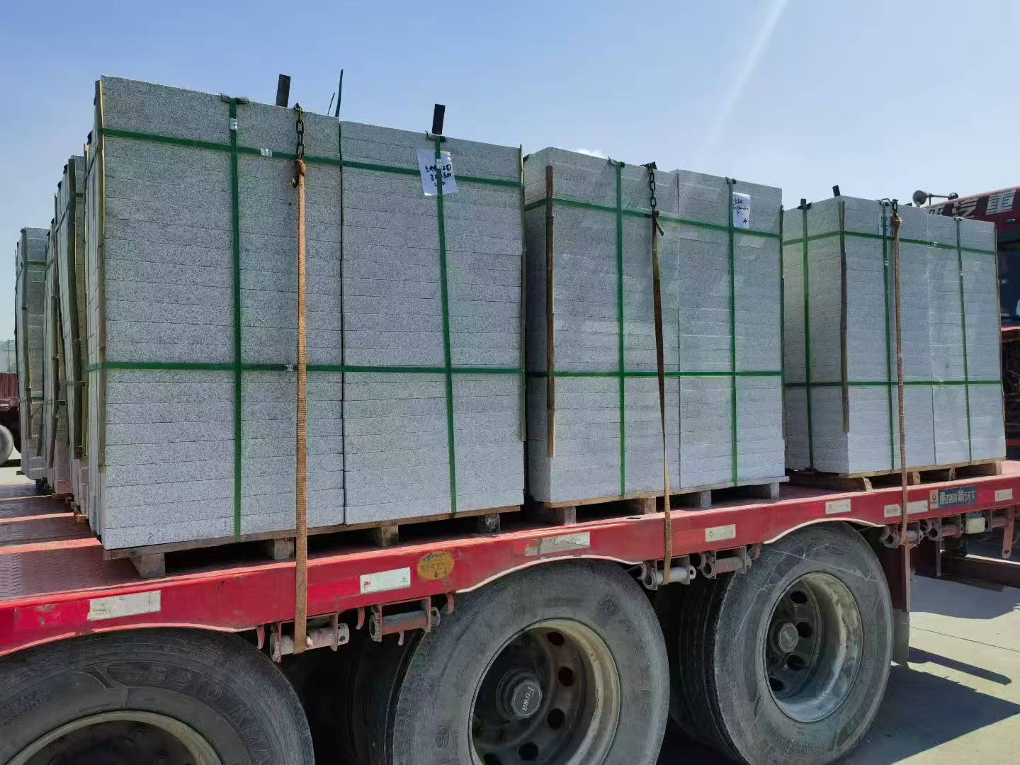 酒泉芝麻白花岗岩出货日常地铺石