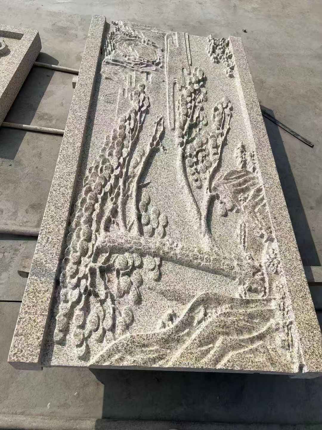 酒泉 黄金麻雕刻板浮雕迎客松